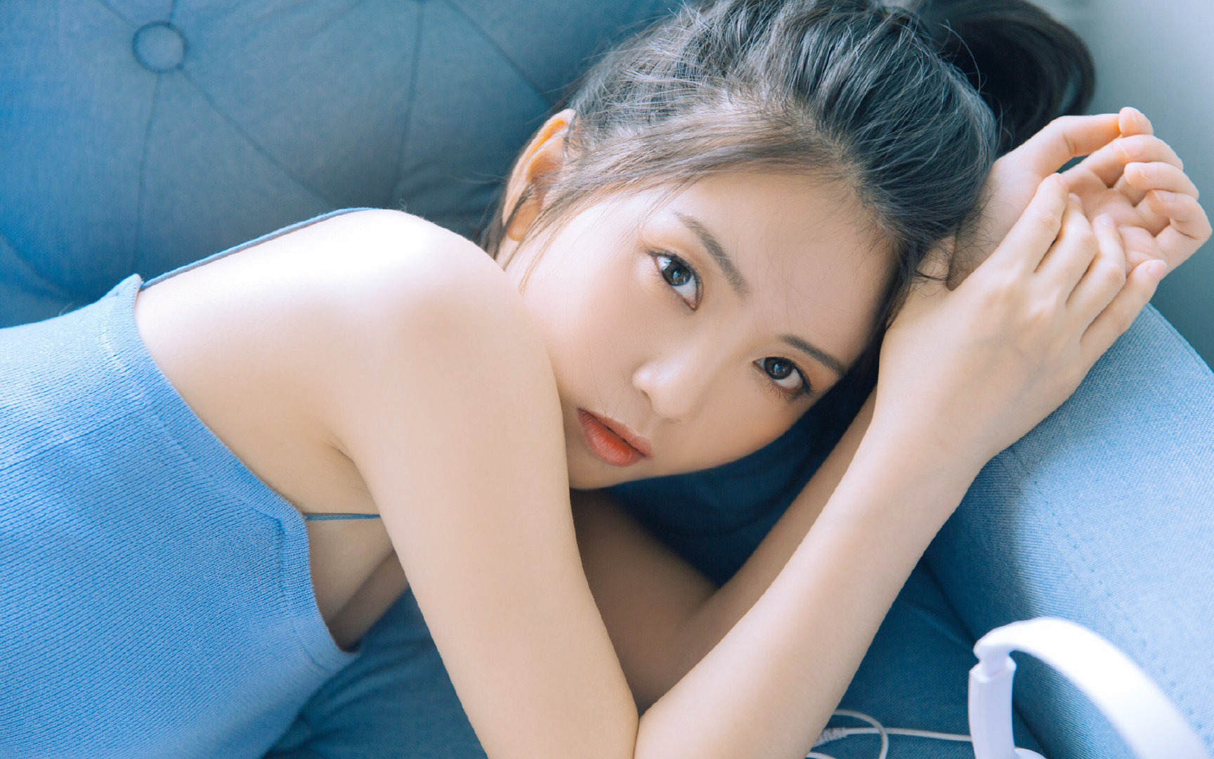 爱游戏app下载-“西甲门将神扑救险，场面惊险刺激”，足球门将神扑