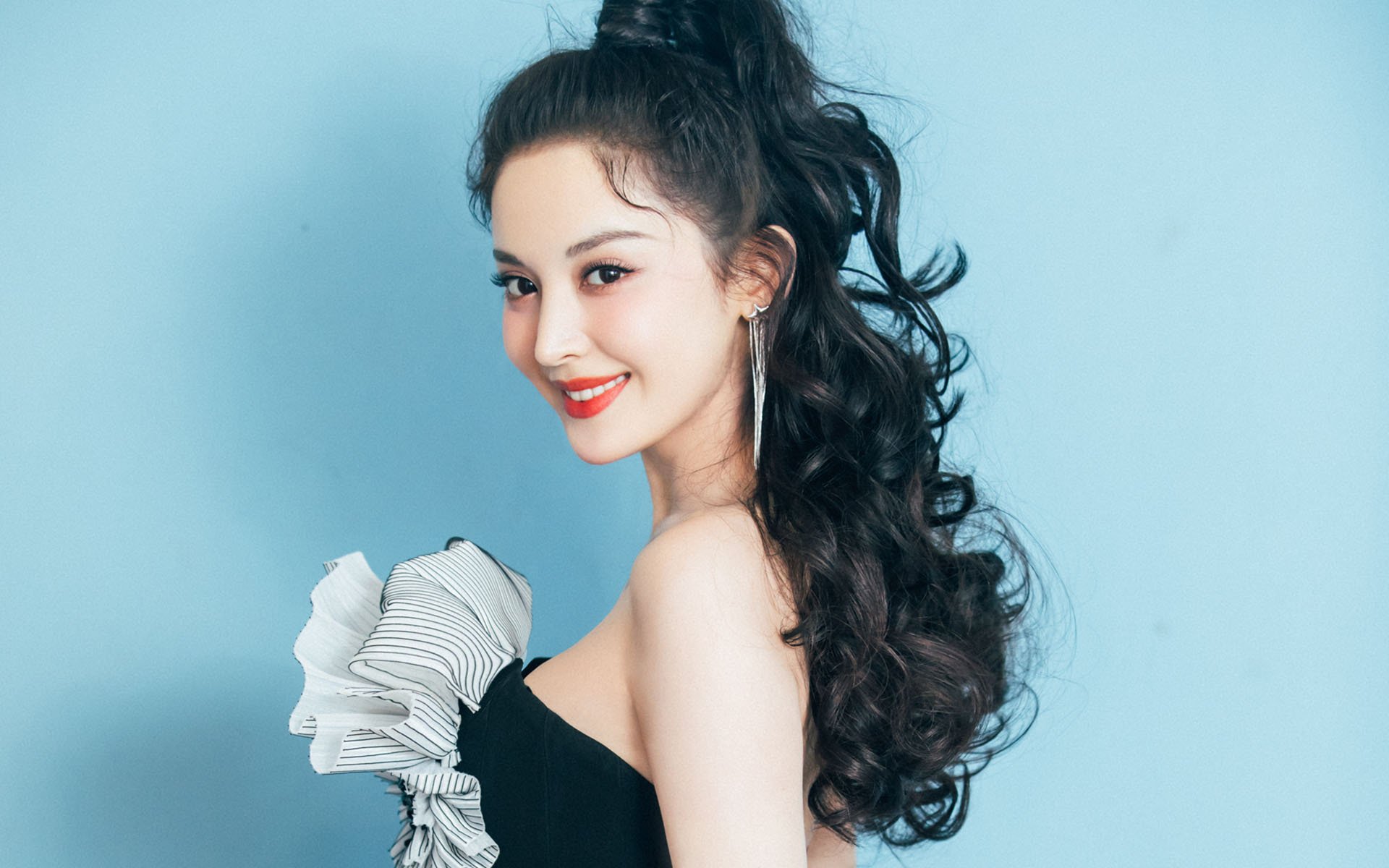 爱游戏登录入口-竞速与安全：F1未来的发展方向，f1比赛安全车